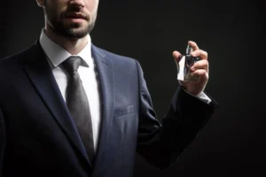 Spraying Fragrance on Clothes Better Than on Skin 