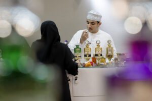 لماذا يُعد معرض عمان للعطور وجهة ممتازة لتجار العطور؟