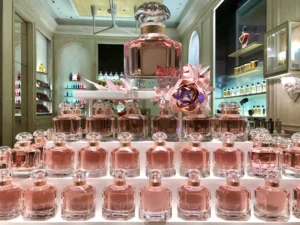 The Role of Olfactory Identity in Building Customer Loyalty and Market Trust