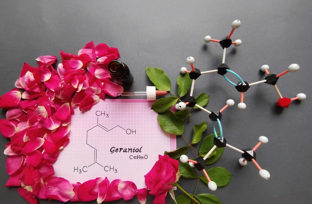 أهم مكونات العطور الكيميائية