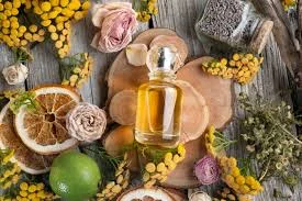 ما هي مكونات العطور الأساسية