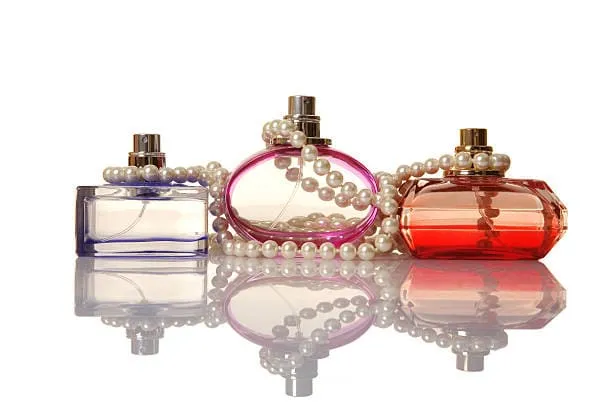 المقارنة بين تصنيع ستور براند وشراء العطور بالجملة_2