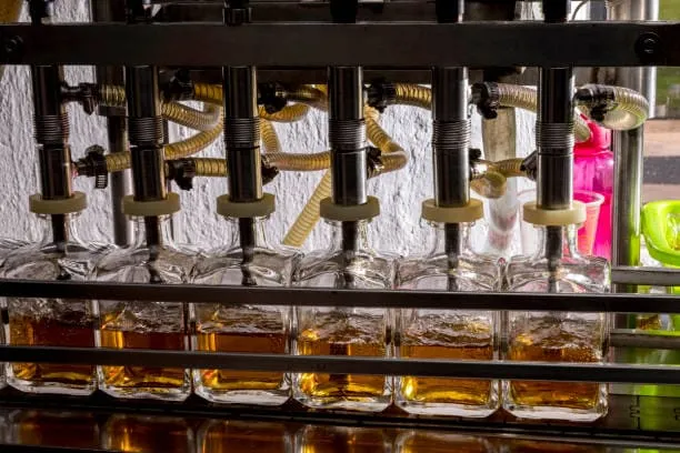 ميزات التعامل مع مصنع عطور تركي حديث لدعم علامتك 